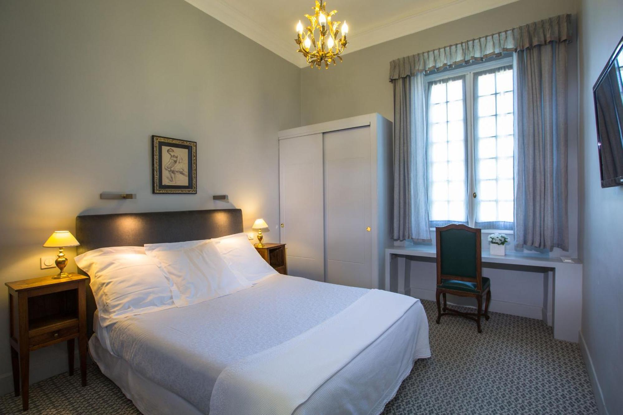 Classic Double Room,327759457:JPEG